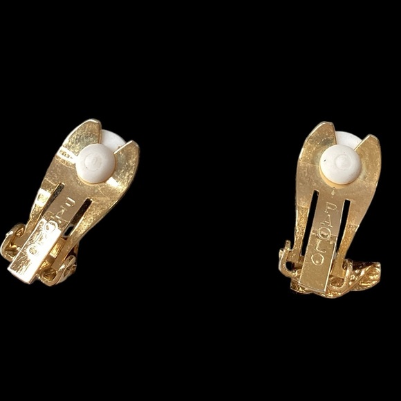 1980 Paolo Gucci Pearl Clip Earrings (t25) - Picture 2 of 7